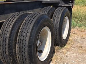 container_on_chassis-b