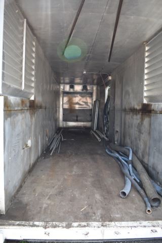 container_on_chassis-e