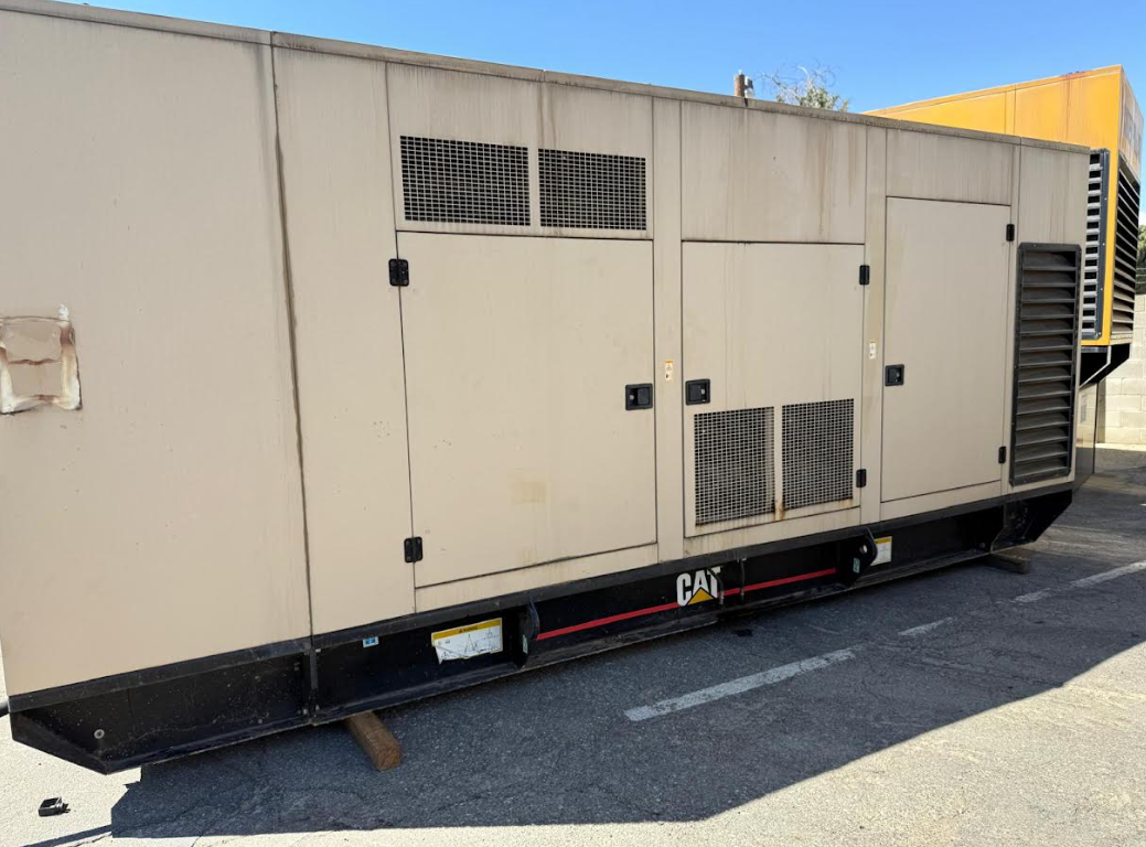 Caterpillar 3412C - 600KW Enclosed Diesel Generator Set