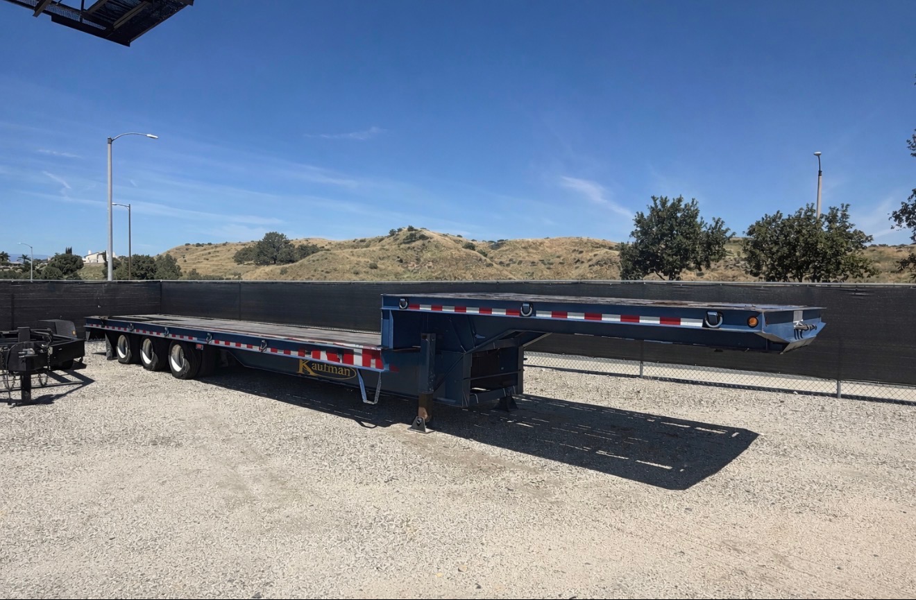 Kaufman 43' Tri-Axle Stepdeck Trailer